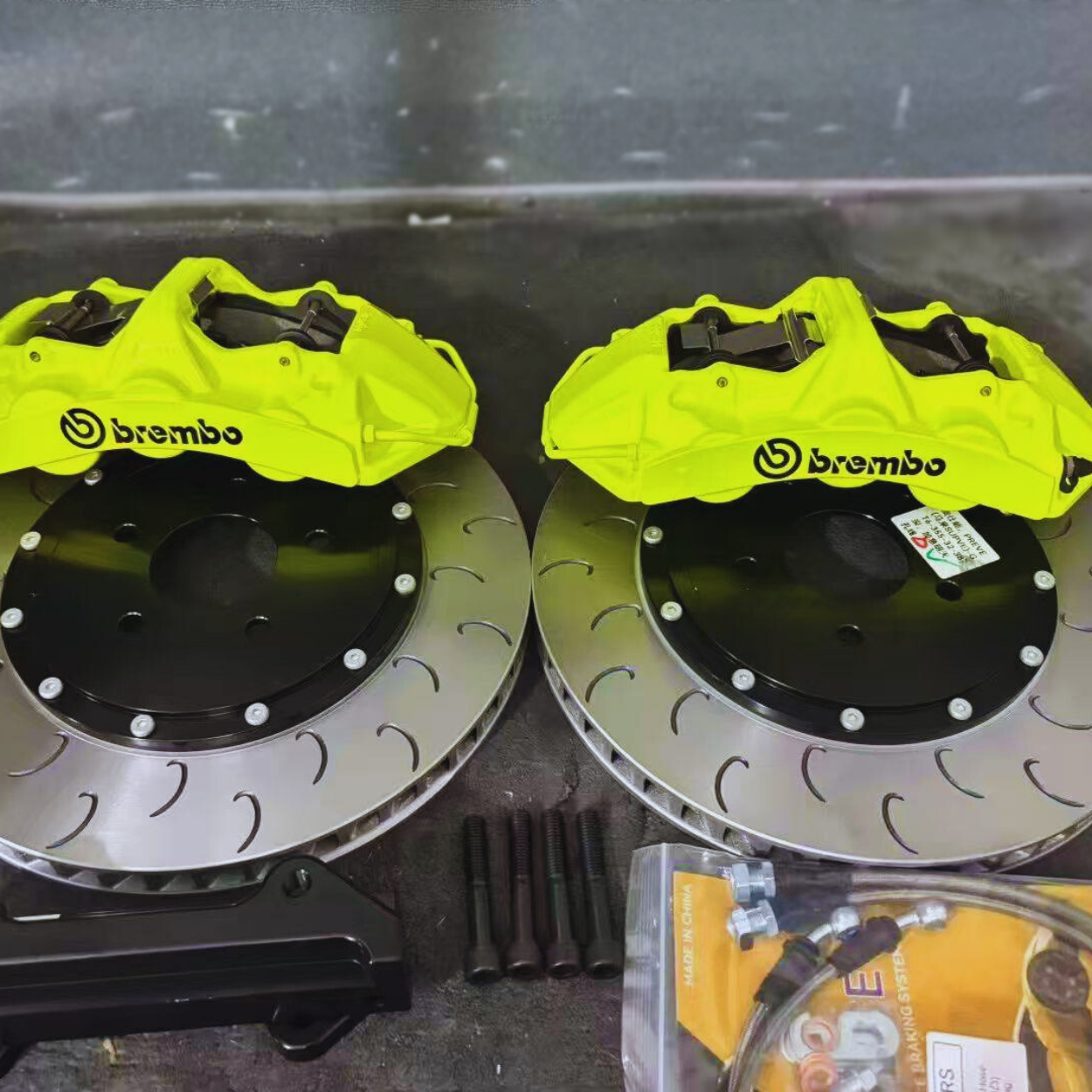 Custom Logo Brake Caliper Kit – DIY Branding