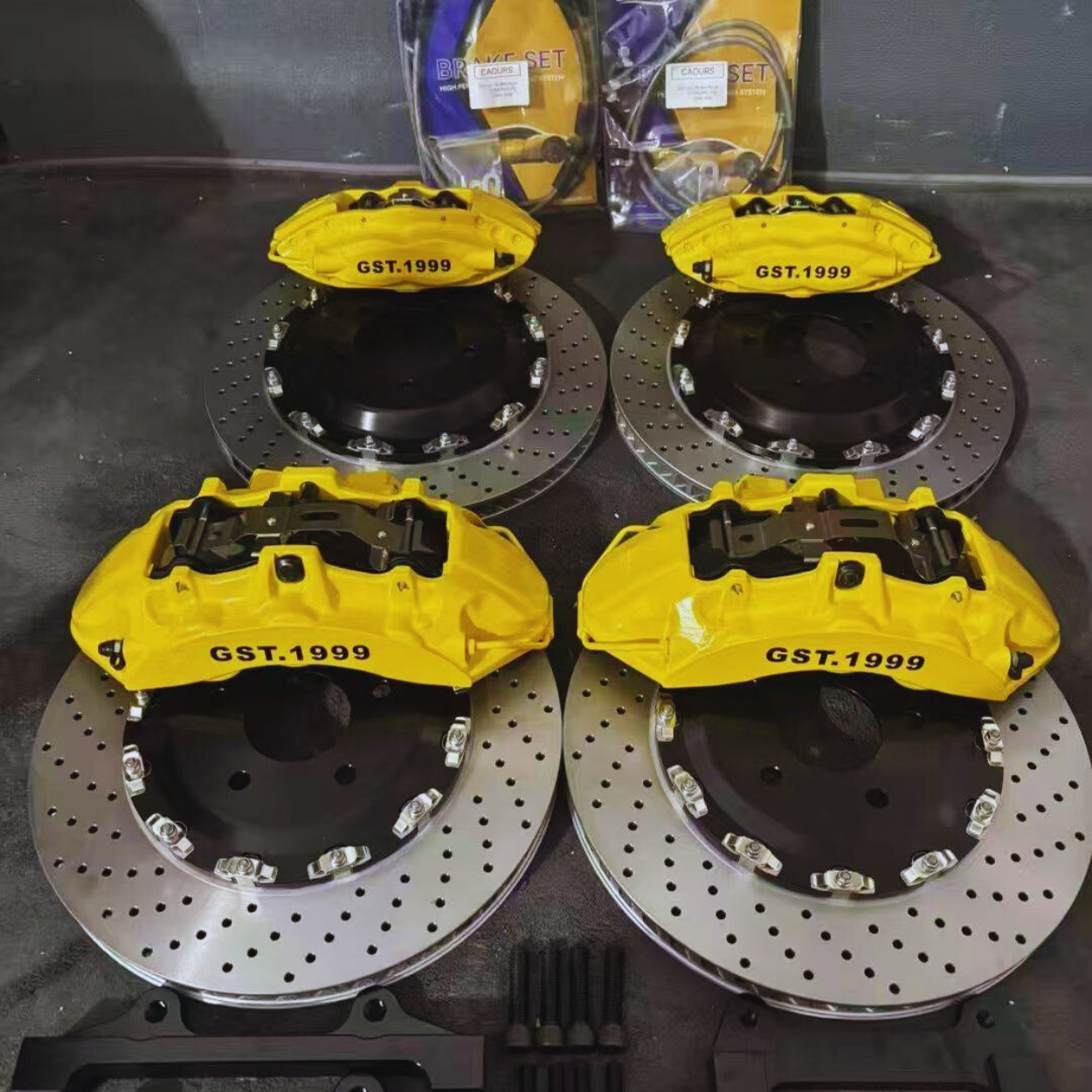 Custom Logo Brake Caliper Kit – DIY Branding